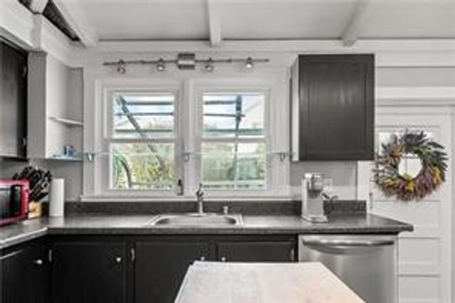 14 Dearborn Street, Newport, RI 02840