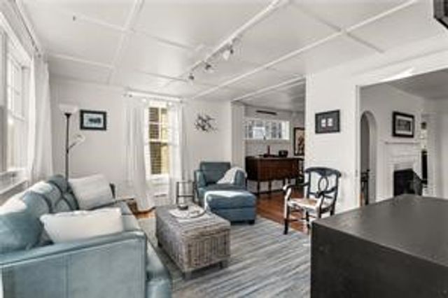 14 Dearborn Street, Newport, RI 02840