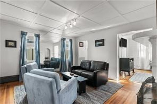14 Dearborn Street, Newport, RI 02840