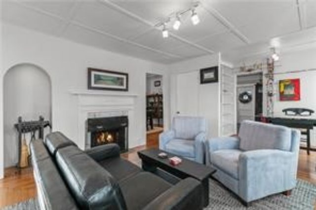 14 Dearborn Street, Newport, RI 02840