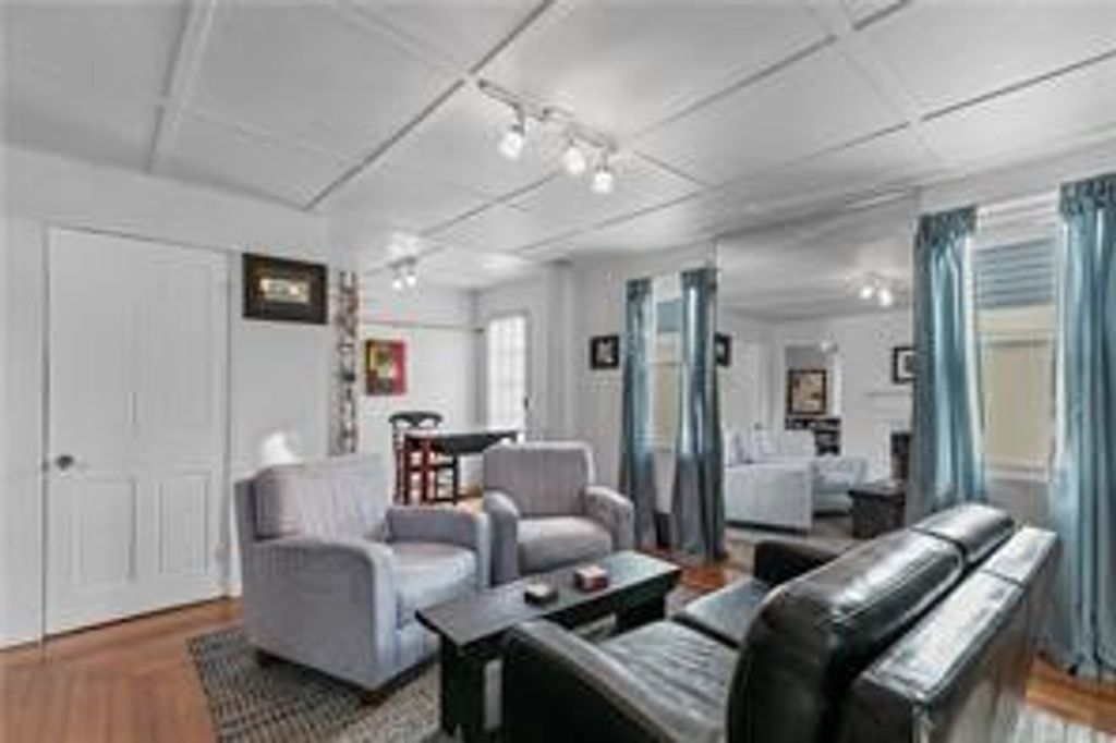 14 Dearborn Street, Newport, RI 02840