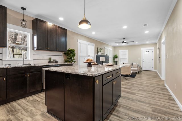 116 11th Avenue NW, Ardmore, OK 73401