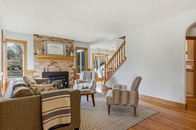 926 Sauganash DRIVE, Fontana, WI 53125