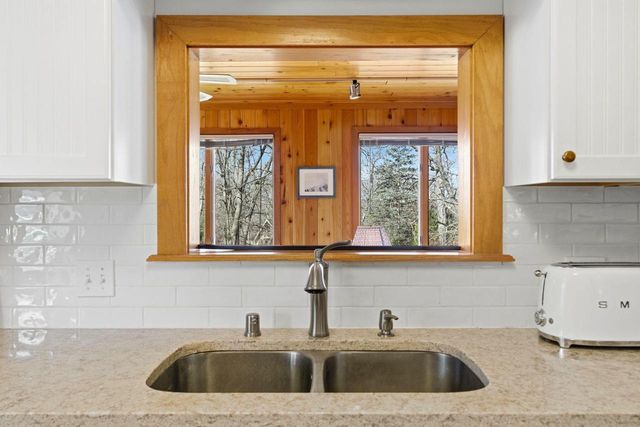 926 Sauganash DRIVE, Fontana, WI 53125