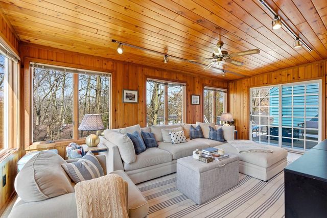926 Sauganash DRIVE, Fontana, WI 53125