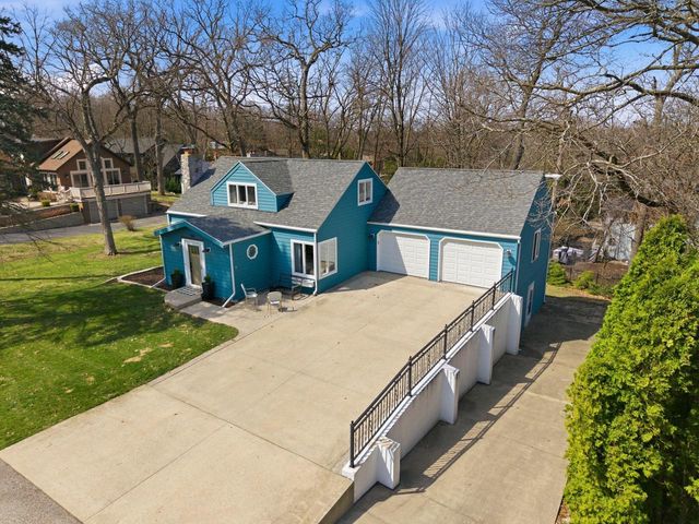 926 Sauganash DRIVE, Fontana, WI 53125