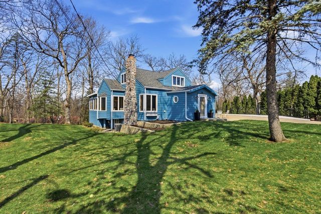 926 Sauganash DRIVE, Fontana, WI 53125