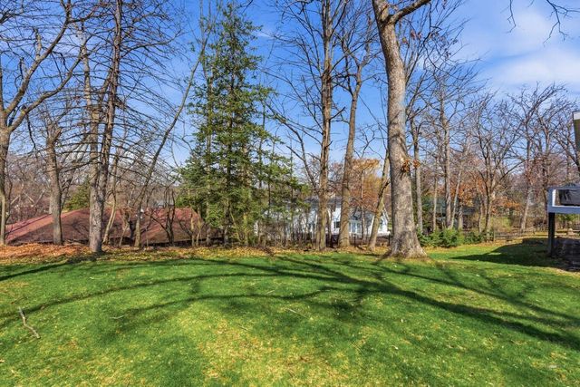 926 Sauganash DRIVE, Fontana, WI 53125