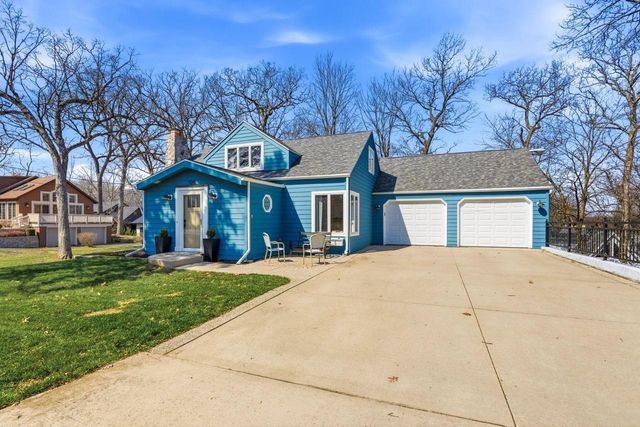926 Sauganash DRIVE, Fontana, WI 53125