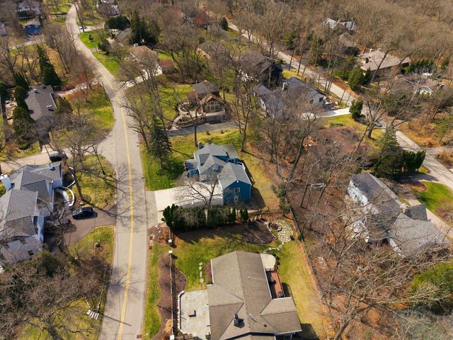 926 Sauganash DRIVE, Fontana, WI 53125