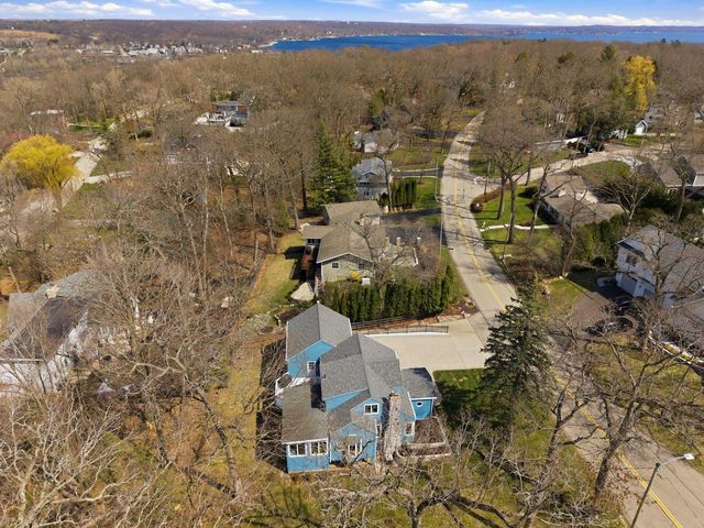 926 Sauganash DRIVE, Fontana, WI 53125