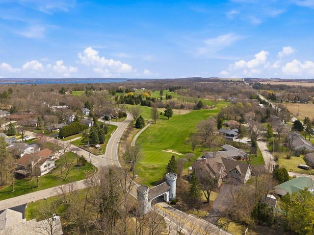 926 Sauganash DRIVE, Fontana, WI 53125