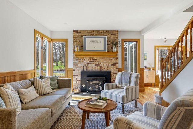926 Sauganash DRIVE, Fontana, WI 53125