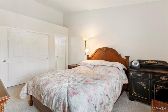 1927 Bennington Common Drive, St Louis, MO 63146