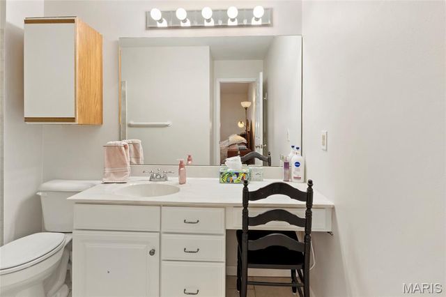 1927 Bennington Common Drive, St Louis, MO 63146