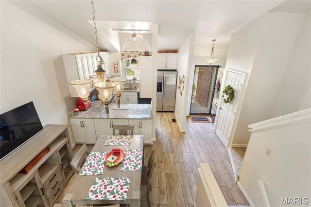 1927 Bennington Common Drive, St Louis, MO 63146