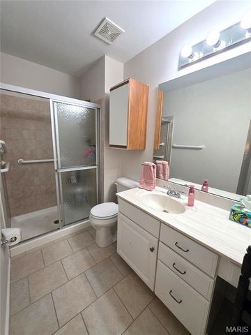 1927 Bennington Common Drive, St Louis, MO 63146