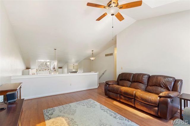 1927 Bennington Common Drive, St Louis, MO 63146