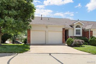 1927 Bennington Common Drive, St Louis, MO 63146