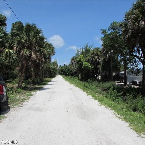 14901 Stringfellow RD, Bokeelia, FL 33922