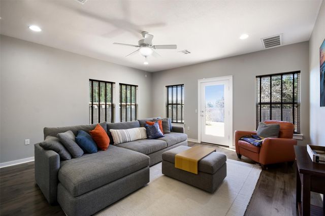 8933 Parker Ranch CIR B, Austin, TX 78748