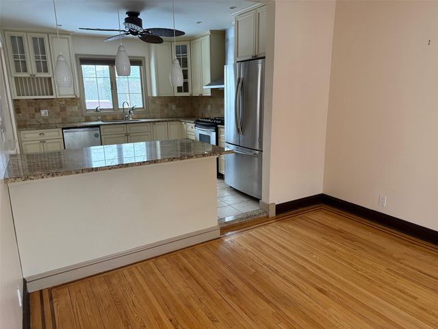 281 Kilburn Road S, Garden City South, NY 11530