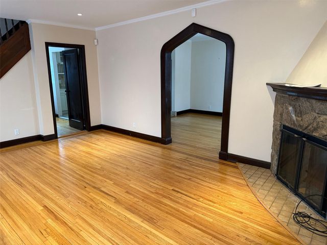 281 Kilburn Road S, Garden City South, NY 11530
