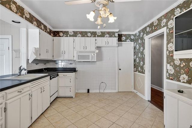 629 Neptune Way, St. Simons Island, GA 31522