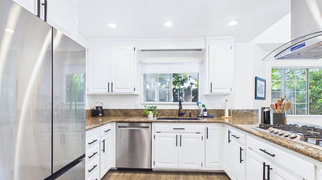 767 Rocky Hill Rd, Murphys, CA 95247