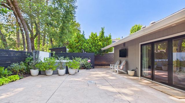 767 Rocky Hill Rd, Murphys, CA 95247