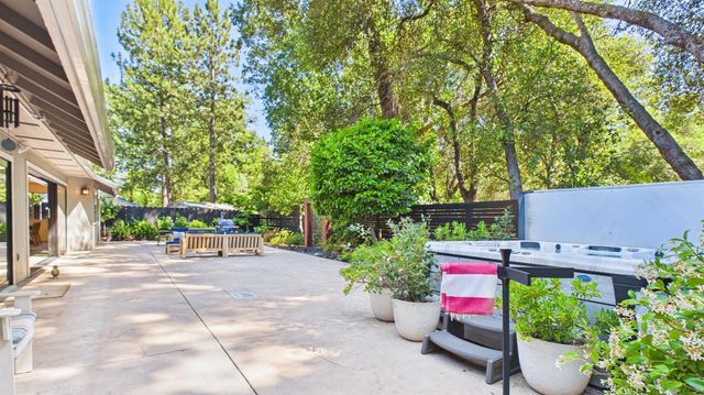 767 Rocky Hill Rd, Murphys, CA 95247