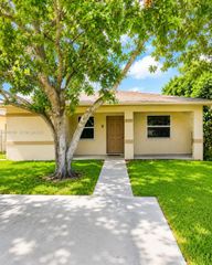 221 NE 35th Street, Oakland Park, FL 33334