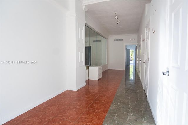 3471 SW 8th St, Miami, FL 33135