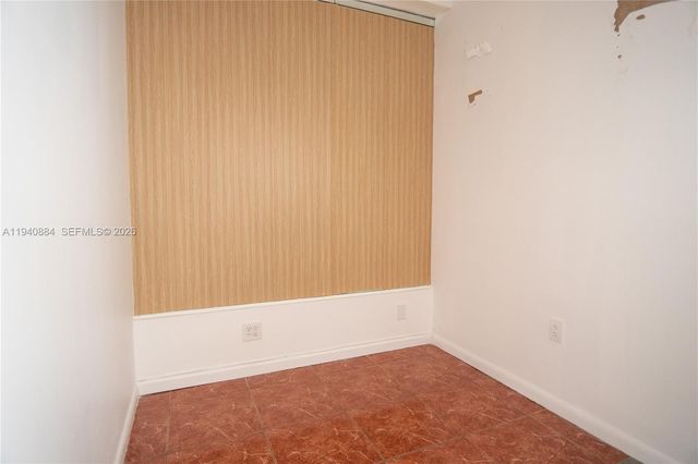 3471 SW 8th St, Miami, FL 33135