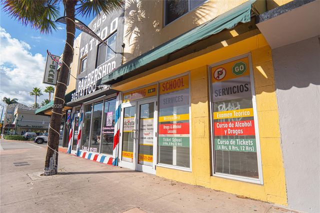 3471 SW 8th St, Miami, FL 33135