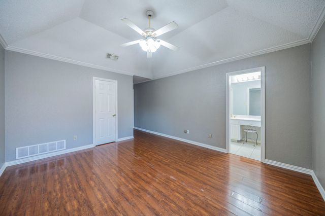 2121 Bay Club Drive, Arlington, TX 76013