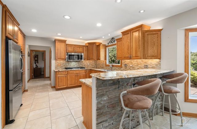 22256 W Cambridge Drive, Kildeer, IL 60047
