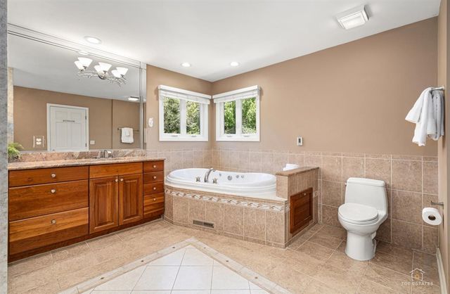 22256 W Cambridge Drive, Kildeer, IL 60047