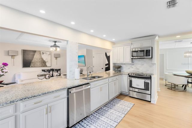 404 CHARLESWOOD AVENUE, Orlando, FL 32825