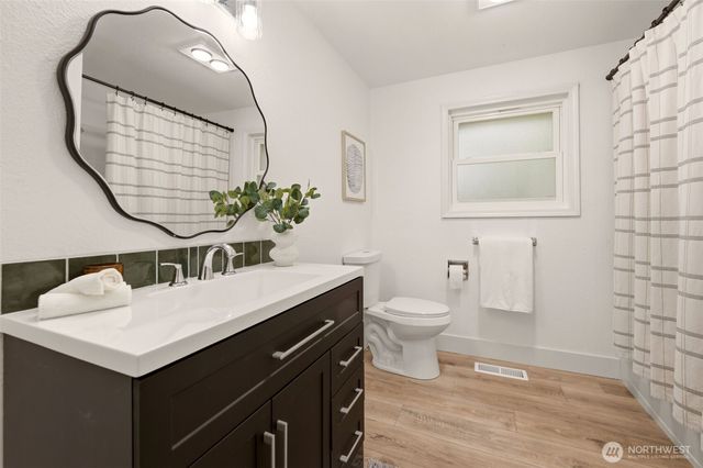 2402 Larch SE, Lacey, WA 98503