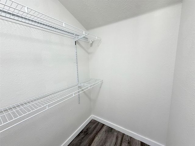 506 S Iowa Street, La Porte, TX 77571