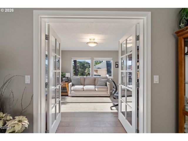 465 Sw EDGEWATER, Depoe Bay, OR 97341