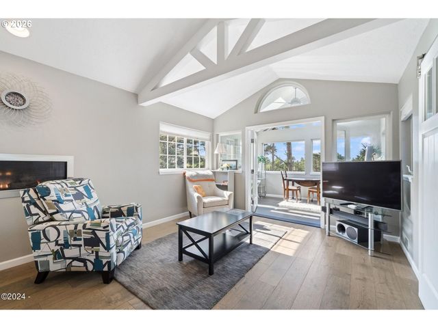 465 Sw EDGEWATER, Depoe Bay, OR 97341