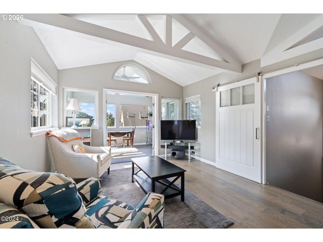 465 Sw EDGEWATER, Depoe Bay, OR 97341