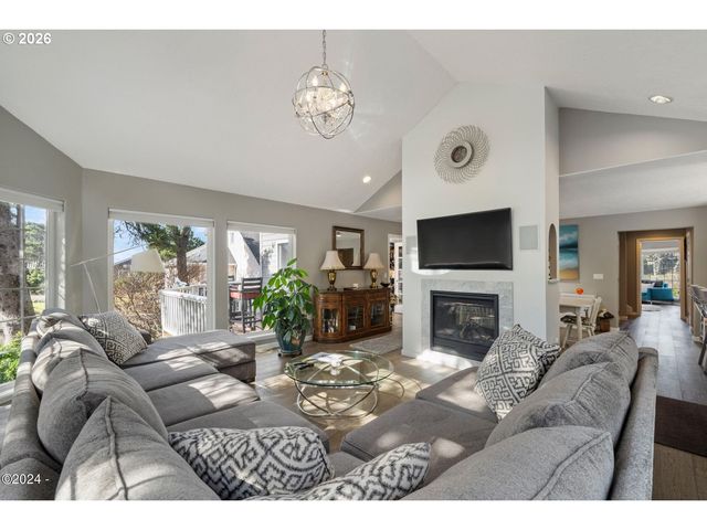 465 Sw EDGEWATER, Depoe Bay, OR 97341