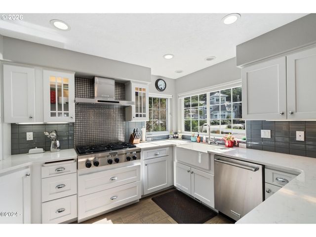 465 Sw EDGEWATER, Depoe Bay, OR 97341