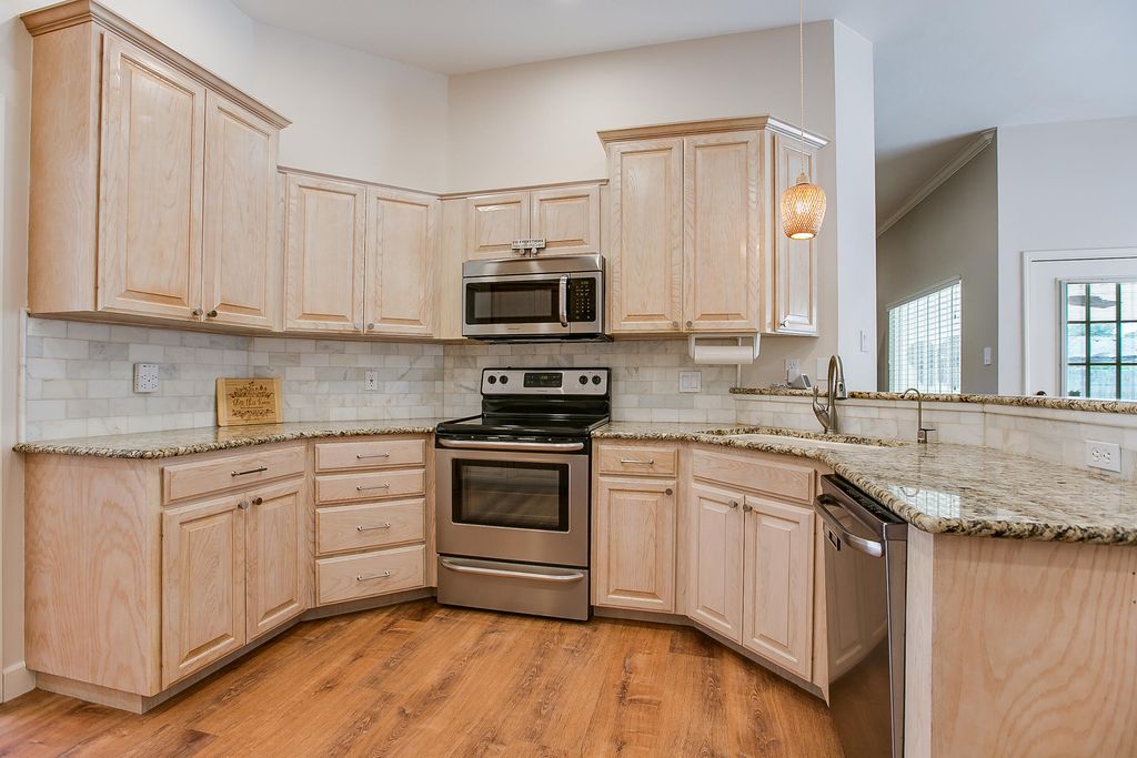Image 12 of property listing at 1225 Avondale Avenue, San Angelo, TX 76901