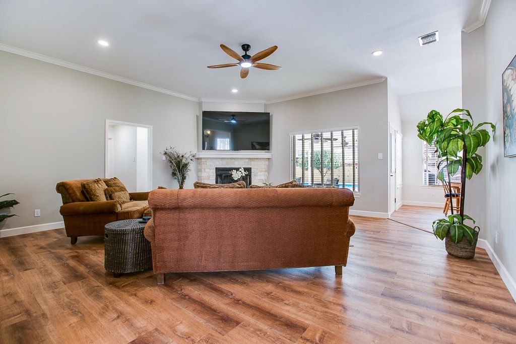 Image 4 of property listing at 1225 Avondale Avenue, San Angelo, TX 76901