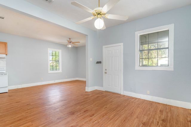 2630 Lenway Street, Dallas, TX 75215