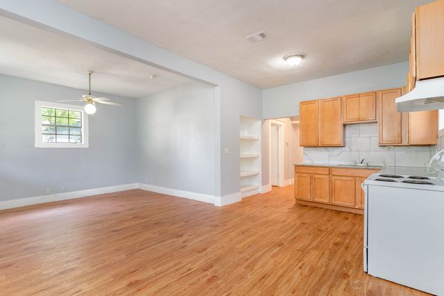 2630 Lenway Street, Dallas, TX 75215